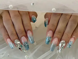 ミディアム NAIL SALON FLOR所属・キラキラネイル/ 韓国ネイルMAKIのネイルデザイン