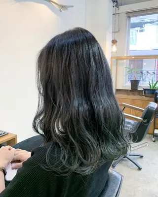 セミロング カラー LEB所属・下河 宗太のヘアスタイル
