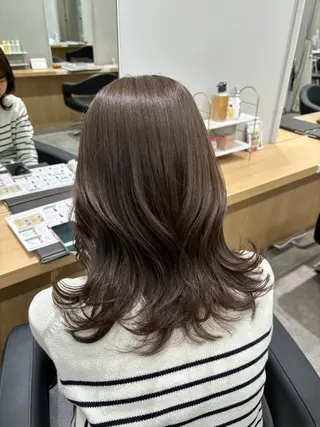 ミディアム 服部 真希のヘアスタイル