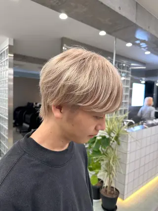 ショート cinq PROJECT所属・ミルクティーベージュ /三村克彦のヘアスタイル