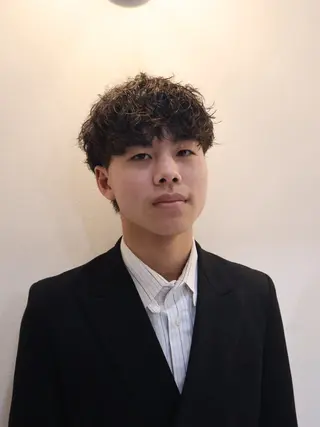 ショート 川副史晶/波巻き /メンズパーマのヘアスタイル