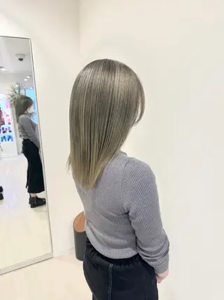 セミロング カラー Re:st所属・Miyavi/カラー ショートボブのヘアスタイル