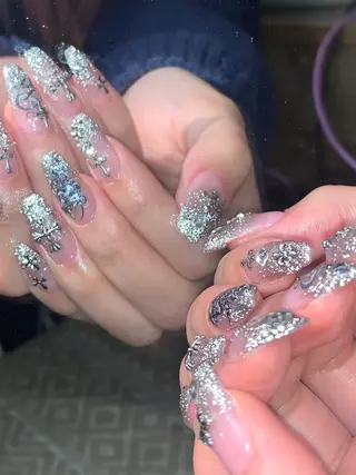 ネイル NES NAIL所属・さゆり￤推しキャラ ￤ロングネイル🩷のネイルデザイン