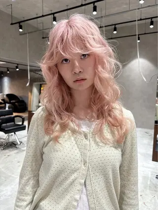ロング カラー 進藤 叶羽のヘアスタイル
