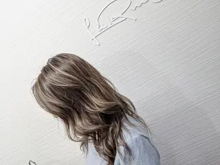 ロング カラー LaRmE 代表　HoHaRa.のヘアスタイル