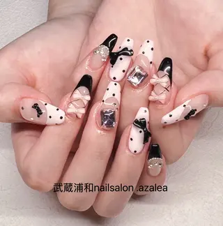 ネイル R inのネイルデザイン