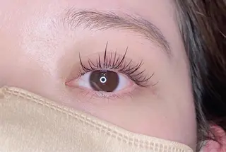 マツエク・マツパ Arms nail&eyelash 汐入店所属・🔱♡EMI ♡🔱のマツエク・マツパデザイン