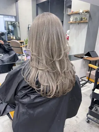 セミロング カラー AiM 大名　似合わせカットのヘアスタイル