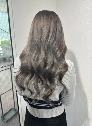 ロング カラー ハイトーン/レイヤー /艶カラー🎀のヘアスタイル