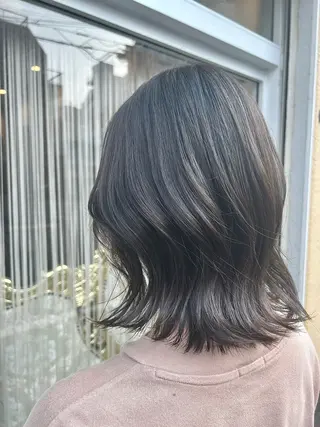 ミディアム カラー ilka Yukihoのヘアスタイル