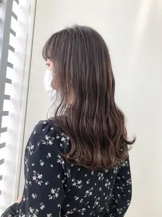 セミロング カラー 韓国🇰🇷レイヤー 映える顔周り🩷のヘアスタイル