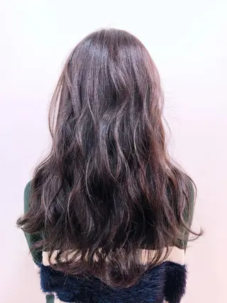 ロング カラー XXXY'S Color Flip所属・小宮 真理奈のヘアスタイル