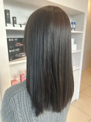 カラー 小林 亜紀のヘアスタイル