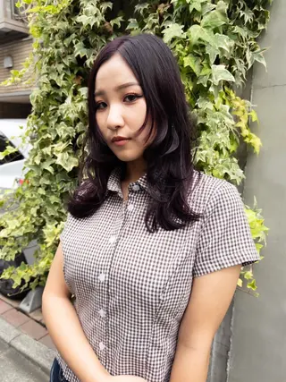 ミディアム カラー 菊地 柚乃のヘアスタイル