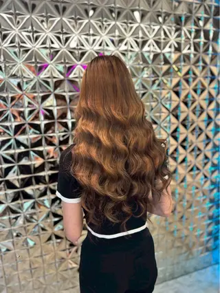 ロング Lovestasy 京都河原町店のヘアスタイル