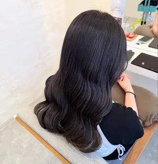 ミディアム カラー 髪質改善&艶感カラー 🪄岡井美結のヘアスタイル