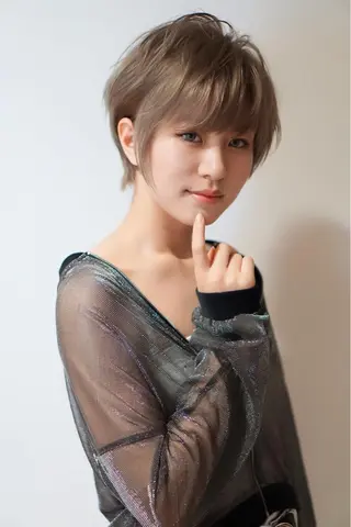 ショート カラー ディレクター ノナカのヘアスタイル