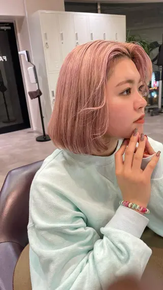 ミディアム カラー 松永 梨央のヘアスタイル