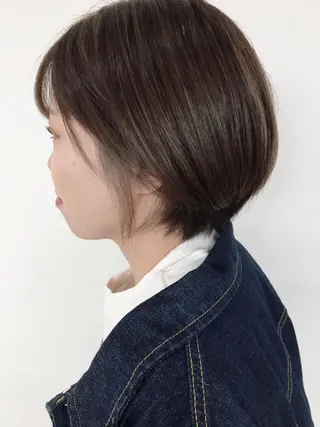 ショート カラー 三浦 瑠璃のヘアスタイル