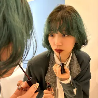 ミディアム カラー écouter所属・ショート/ウルフ ハイトーン/カイセイのヘアスタイル