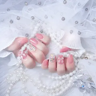 ネイル Yudia🦋 azuのネイルデザイン