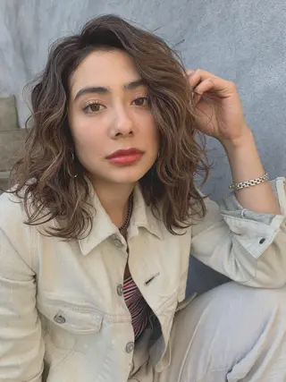 カラー ハリウッドブロウ LAID BACKの眉毛・アイブロウイメージ