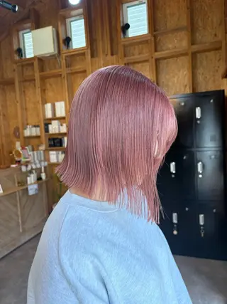 カラー 🩷推し活カラー ぷつっとボブchiaのヘアスタイル
