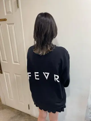 ミディアム カラー MIOベージュカラー 柔らかいカラーのヘアスタイル