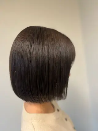 ショート 縮毛矯正✨グレー ジュカラー✨MOEのヘアスタイル