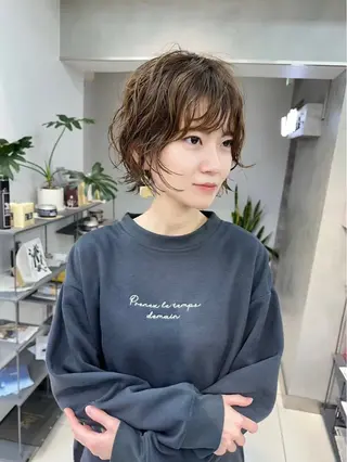ショート カラー パーマ 透け感カラー 🌱いわさきのヘアスタイル