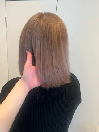 ミディアム カラー ラフィスヘアードープ所属・レイヤーと透明感の アユカ 髪質改善のヘアスタイル