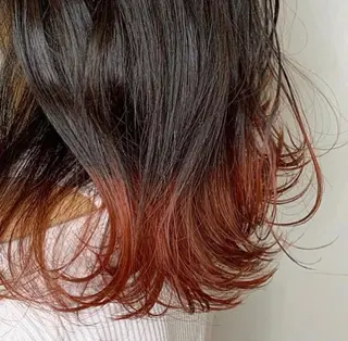 セミロング カラー 小森 衣純のヘアスタイル