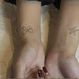 Ray. ちゅるん系ニュアンスのネイルデザイン