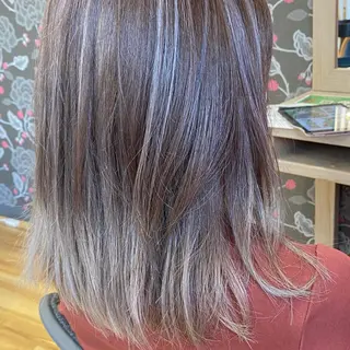 ミディアム カラー ブリーチなしWカラー /酸性ストレート河本のヘアスタイル