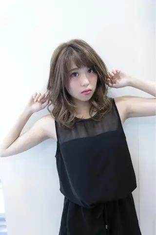 ミディアム カラー 農添 杏のヘアスタイル