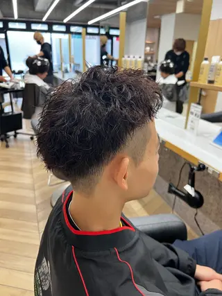 ショート パーマ メンズ 🪐メンズ特化 ヤマクラ　タイキのヘアスタイル