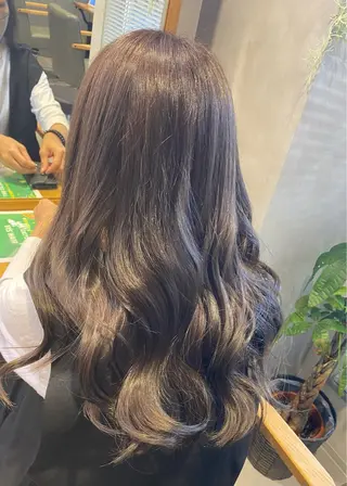 ロング カラー ヘアアレンジ 小國 綾かのヘアスタイル