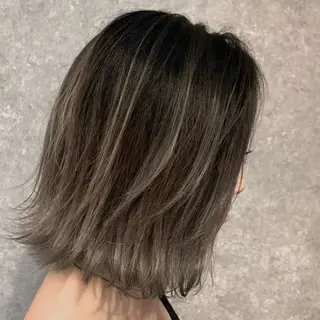 カラー VII 市妙瑠基のヘアスタイル