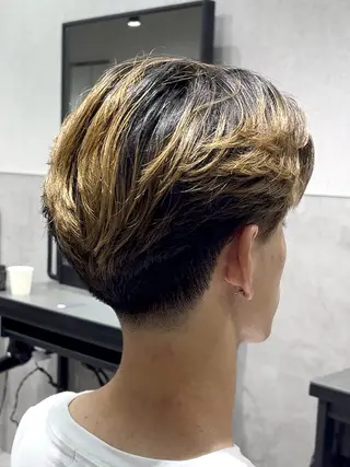 ショート カラー パーマ メンズ 【シャドウパーマ センターパート】義心のヘアスタイル