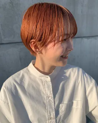 ショート レイヤーカット🎀 美髪カラー💎のヘアスタイル