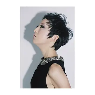 ショート カラー キヨカワ タイトのヘアスタイル