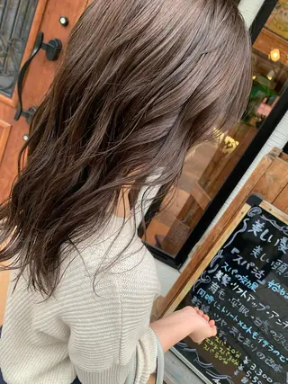 ミディアム カラー yoshi （髙橋）のヘアスタイル