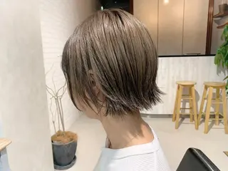 ショート カラー EMANON天神所属・Hitomi Ezakiのヘアスタイル
