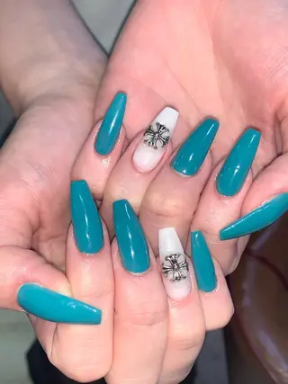 ネイル NES NAIL所属・さゆり￤推しキャラ ￤ロングネイル🩷のネイルデザイン