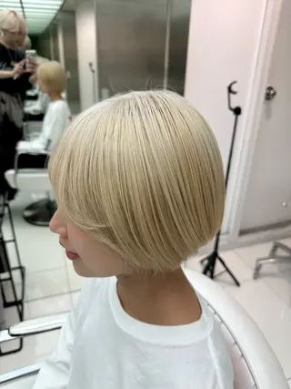 ショート カラー りょうへい/ 全頭ブリーチ/渋谷のヘアスタイル