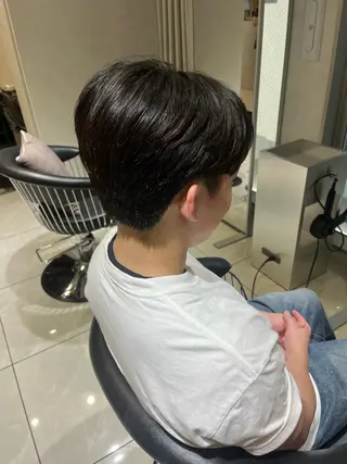 メンズ 韓国メンズ特化 ダウン・毛流れパーマのヘアスタイル
