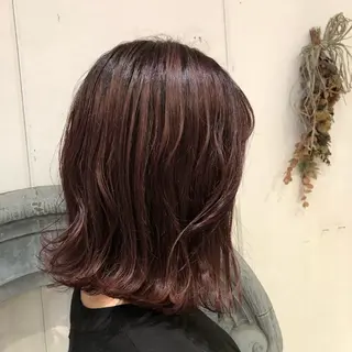 ミディアム 高津 千慧のヘアスタイル