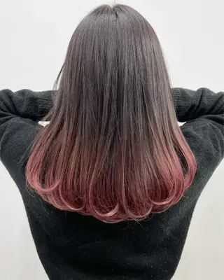 セミロング カラー 🦄インナーカラー 🦄貫井彩花のヘアスタイル