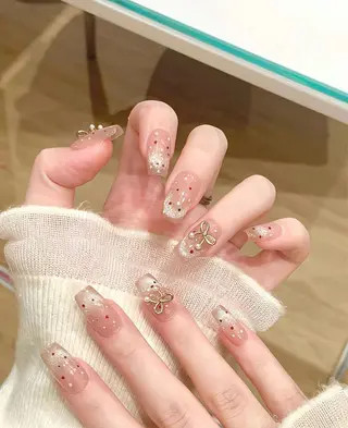 ネイル T. Leeのネイルデザイン