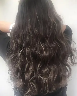 ロング ブリーチ毛縮毛矯正 👑山口のヘアスタイル